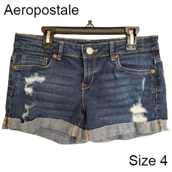 Women's Stretchy Low Rise Denim Distressed Jean Shorts 4 NWOT - Picture 1 of 7
